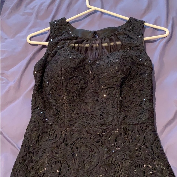 Dress - Picture 2 of 7